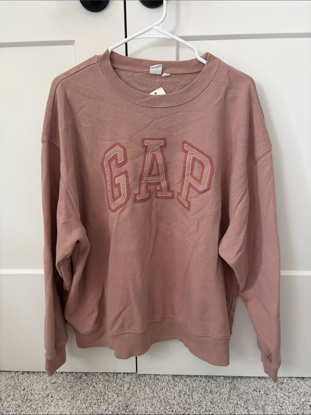GAP Women’s Dusty Mauve Crewneck Sweatshirt